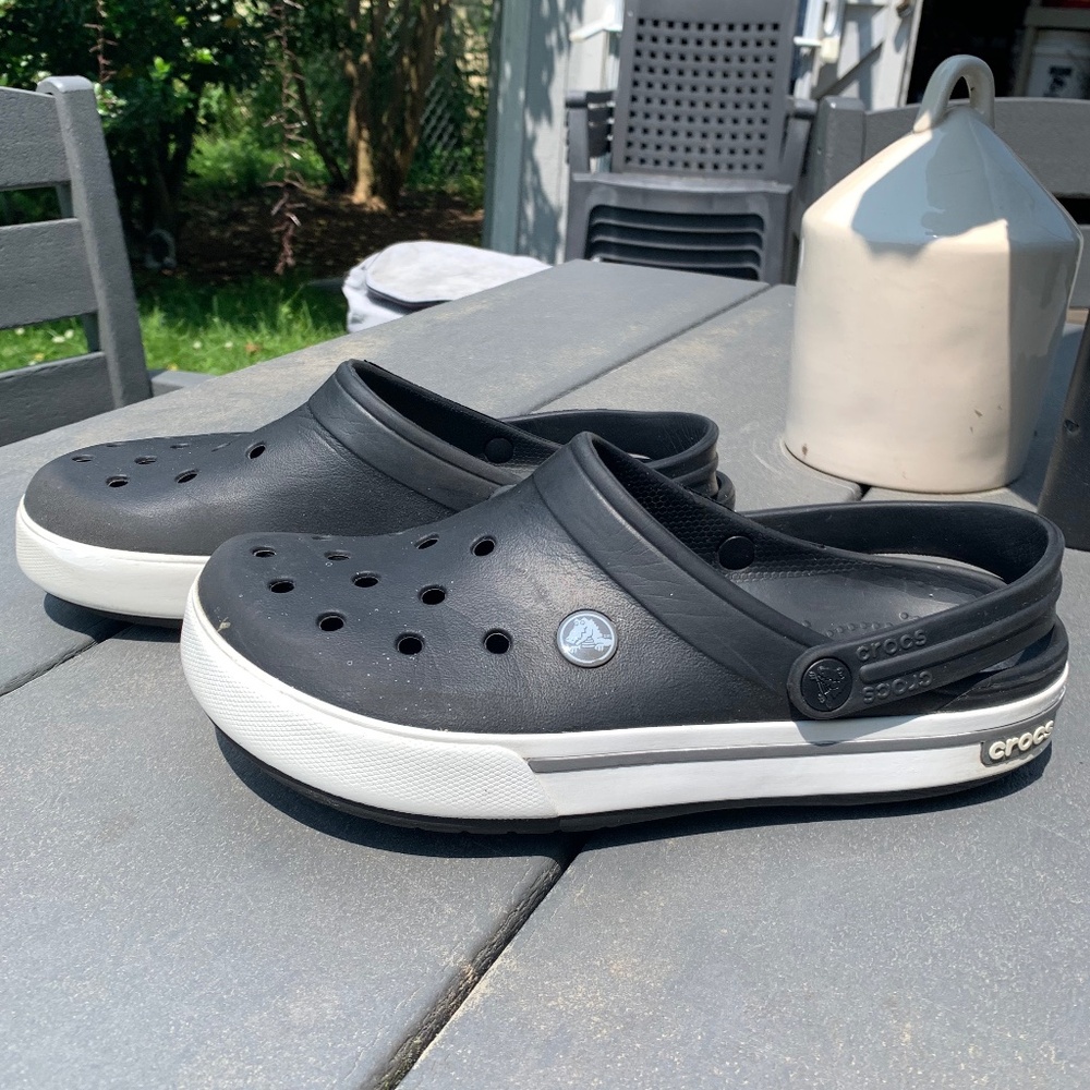 "Crocs" classic clog, womens 7, mens 9